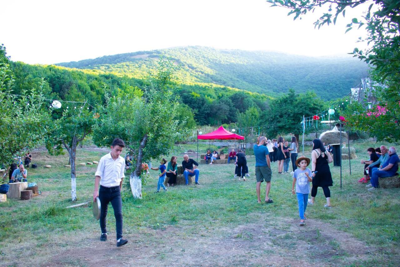Vardeni Guesthouse Hrazdan Esterno foto